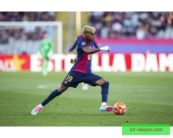 西班牙拉玛西亚天才新星本赛季表现稳健，持续提升备受期待